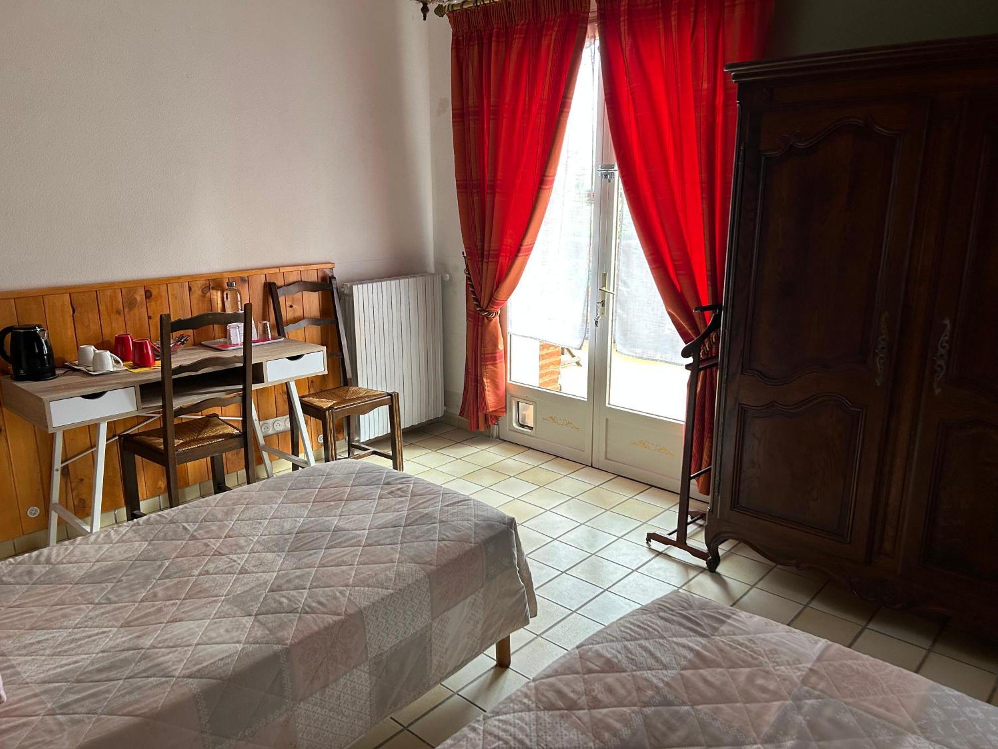 Manoir De La Gravette, Maison & Table D'Hotes Montauban Exterior photo
